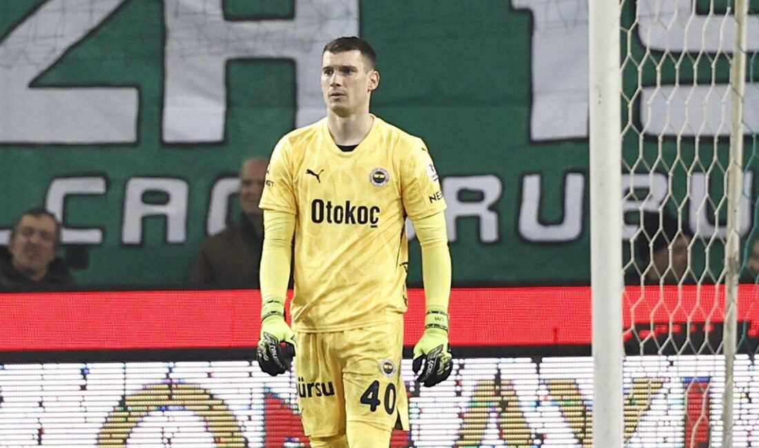 Fenerbahçe'nin yıldız kalecisi Dominik Livakovic, geçirdiği sakatlığın akabinde kadroyla çalışmaya