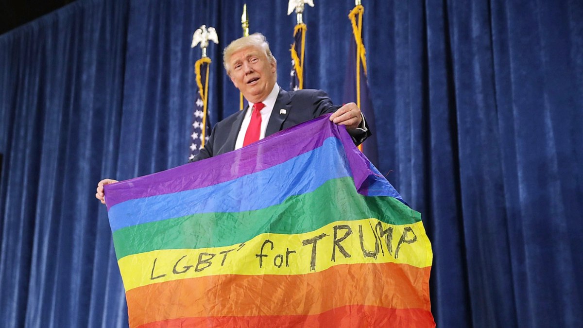 Donald Trump'ın LGBT Onur Ayı'nı Gaziler Ayı olarak değiştirme planı,