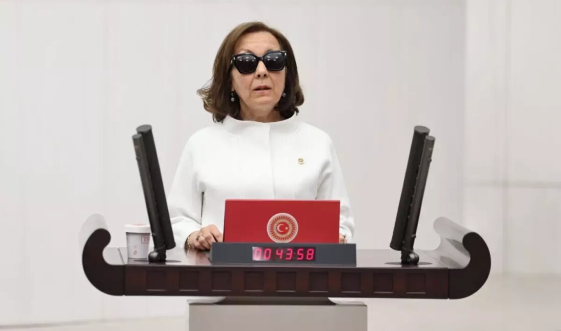 Ankara'da gerçekleştirilen AK Parti'nin 8. Olağan Büyük Kongresi'nde sıcak gelişmeler