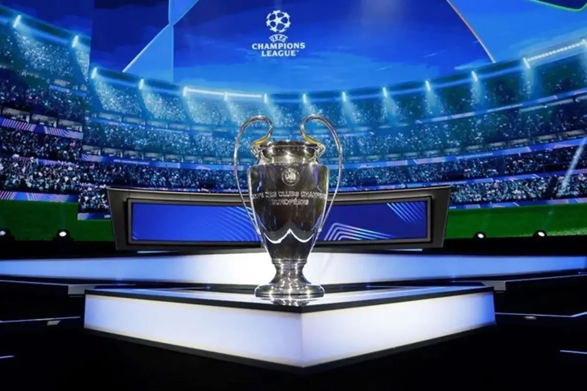 Şampiyonlar Ligi Play-Off Tipi rövanş müsabakalarının akabinde Benfica, Feyenoord, Bayern