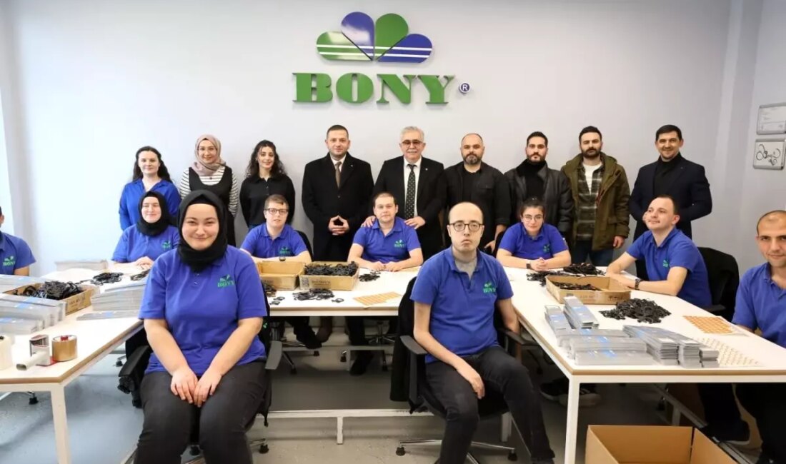 Düzce Organize Sanayi Bölgesi'nde inşa edilen korumalı iş merkezinin hazırlıkları
