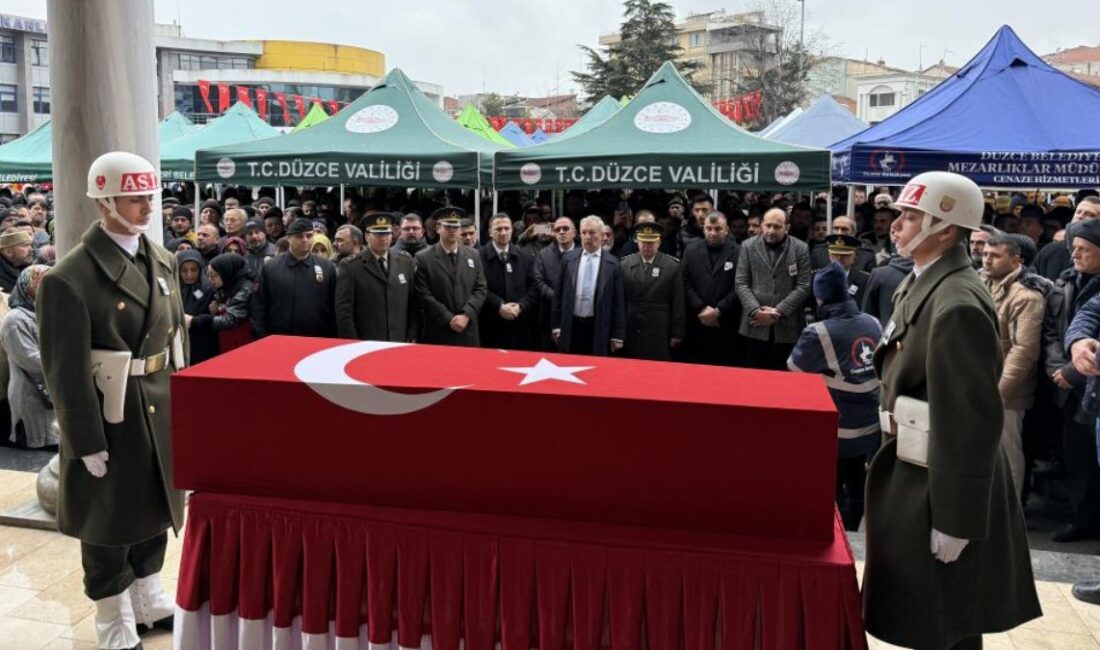 Düzce Şehidi Uzman Çavuş Mustafa Bazna'nın cenaze töreni, vatanseverlik ve