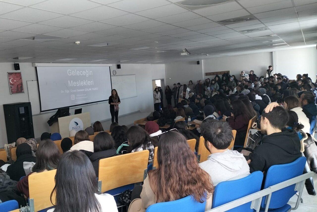 Düzce Üniversitesi Kariyer Geliştirme ve Mezun İzleme Uygulama ve Araştırma