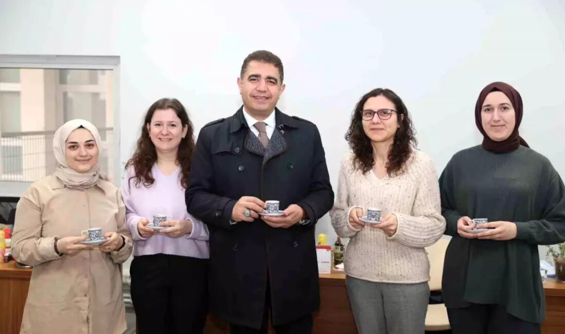 Düzce Valisi Selçuk Aslan, personel ve vatandaşlarla bir araya gelerek,