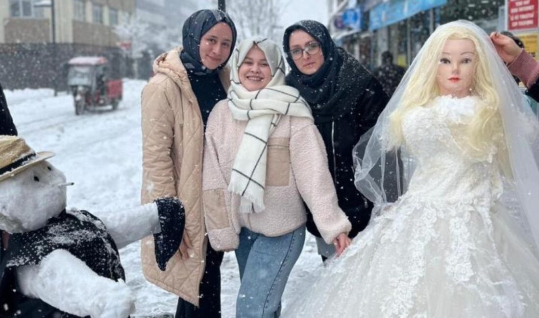 Düzce’de tesirli olan kar ile birlikte vatandaşlar değişik görseller çıkartmaya