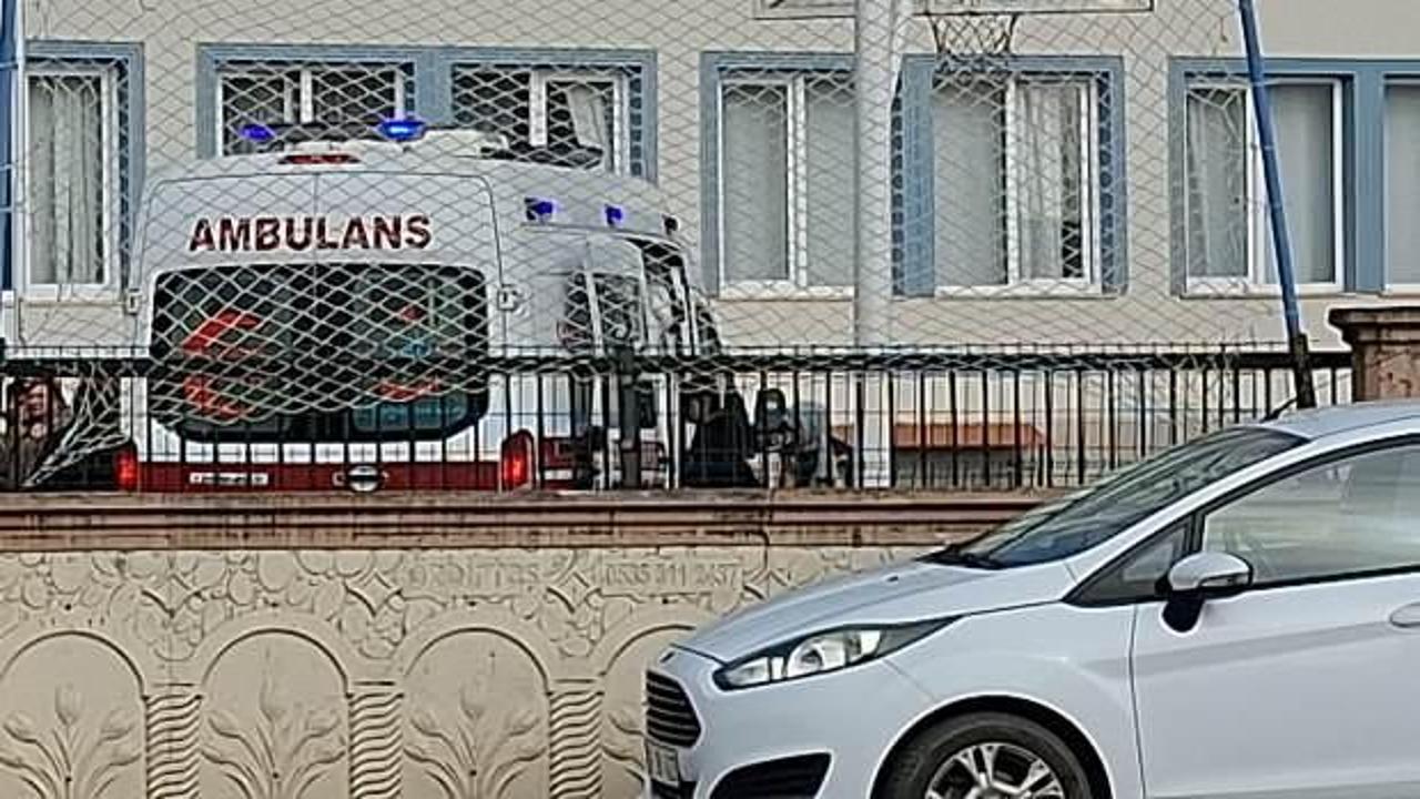 Düzce'de bir grup öğrenci, çiğ köfte yemeleri sonrası rahatsızlanarak hastanelik