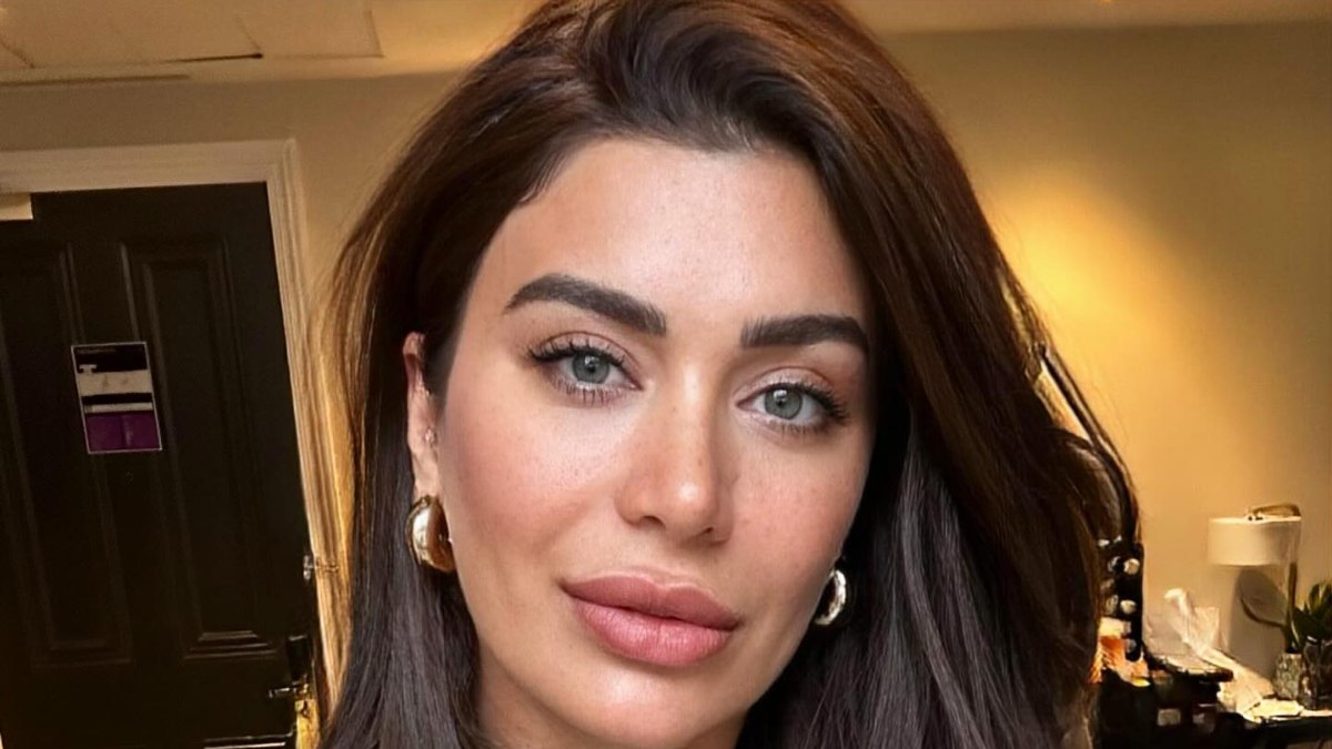 Ebru Şancı'nın şaşırtan ürün fiyatları ve sosyal medya paylaşımlarını keşfedin.