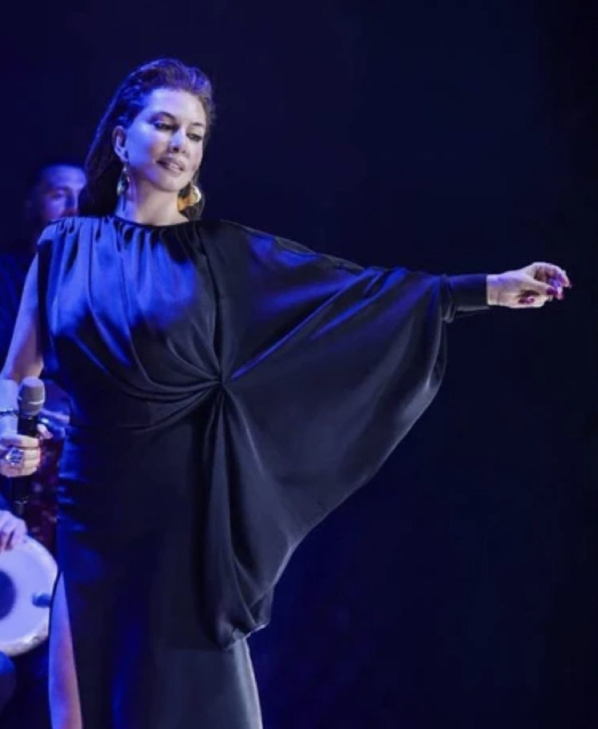 Ebru Yaşar'dan Unutulmaz Konser Performansı