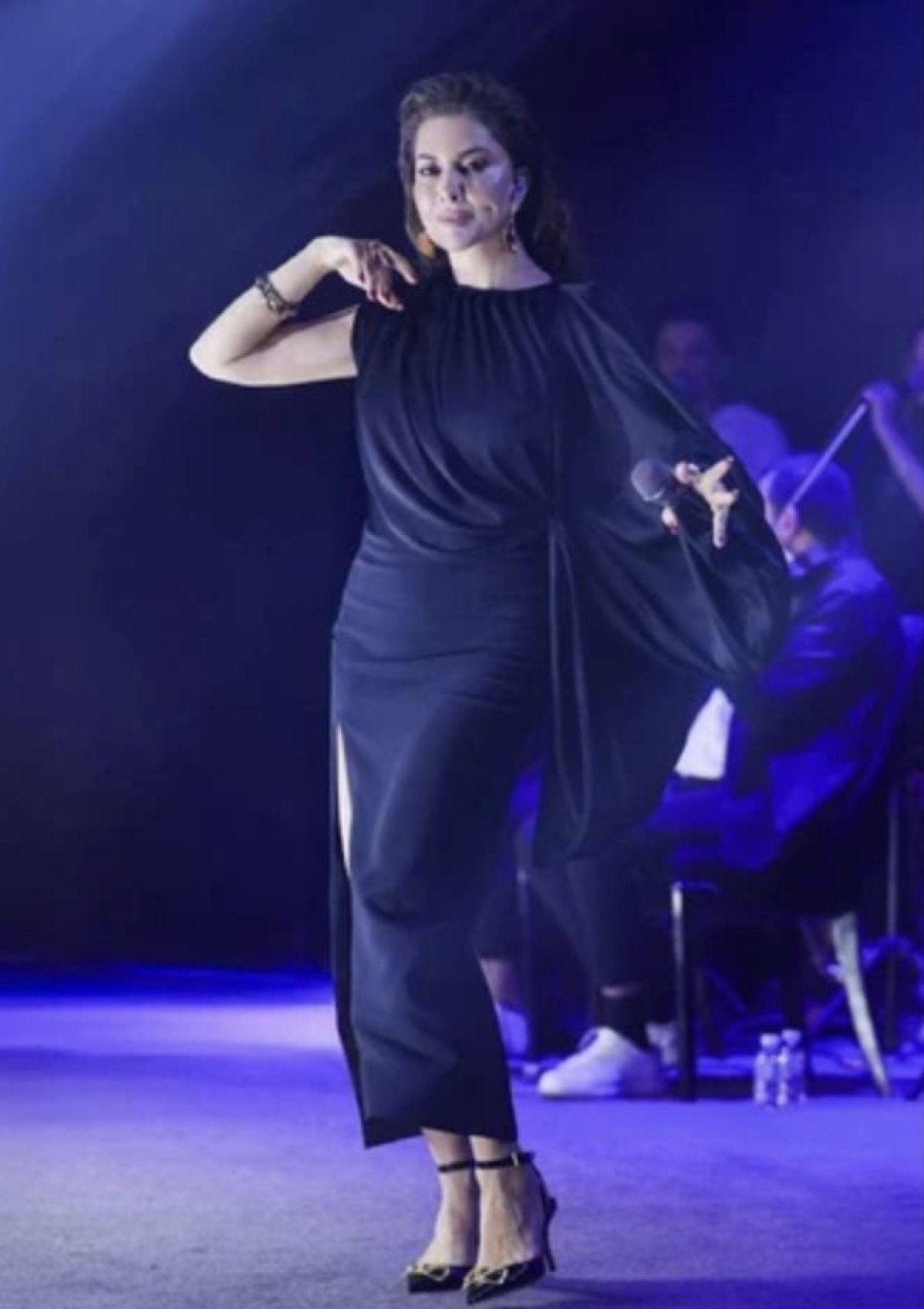Ebru Yaşar'dan Unutulmaz Konser Performansı