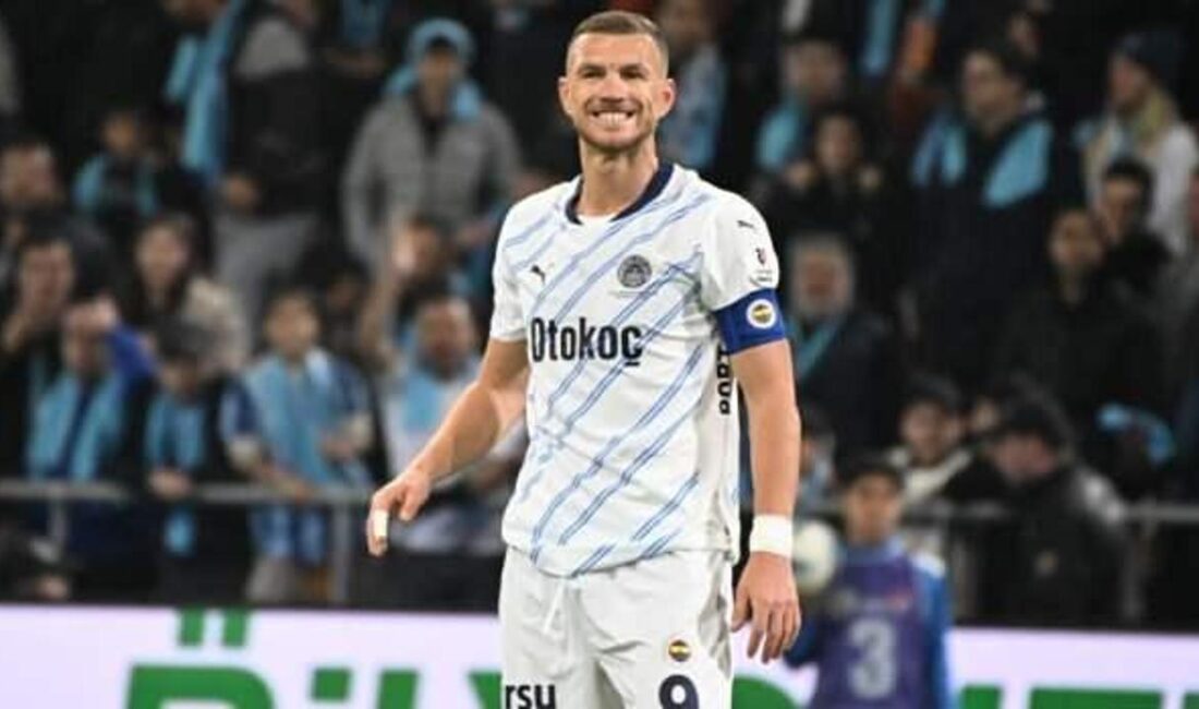 Edin Dzeko, Fenerbahçe'nin gol yükünü sırtlayarak takımına büyük katkı sağlıyor.