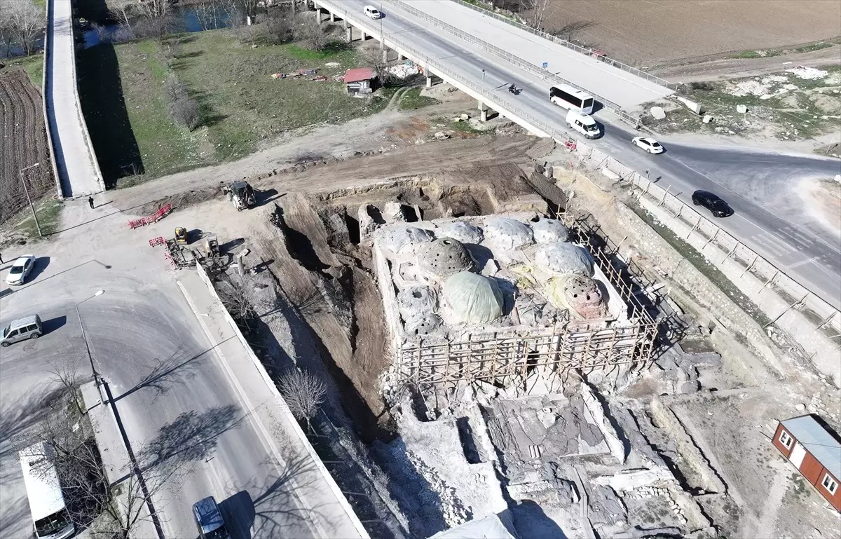 Edirne'nin tarihi dokusunu yansıtan Gazi Mihal Hamamı, yakında koku ve