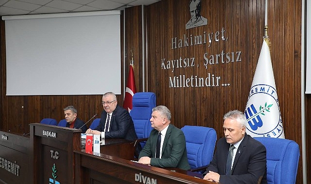 Edremit Belediyesi'nde gerçekleştirilen Muhtarlar ve Meslek Odaları Buluşması, yerel yönetimlerin
