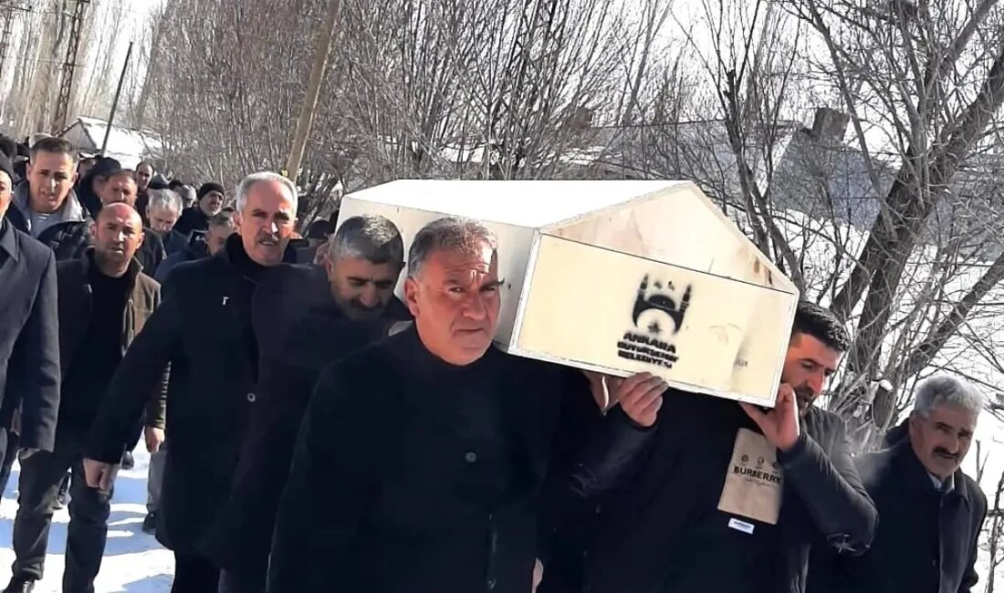Efendi Güvercin, sevenleri tarafından son yolculuğuna uğurlandı. Bu özel an,
