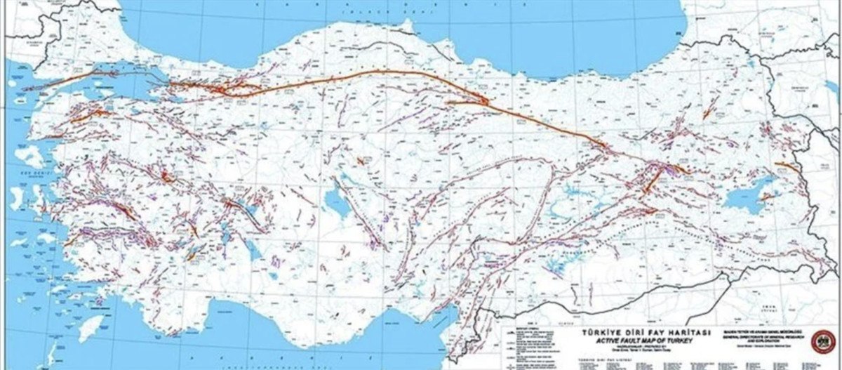 Ege Denizi'nde Depremler: Bölge Halkı Paniğe Kapıldı