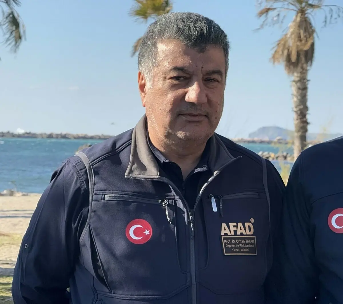 Ege Denizi'nde Santorini Adası çevresindeki sismik aktiviteyi ve potansiyel riskleri