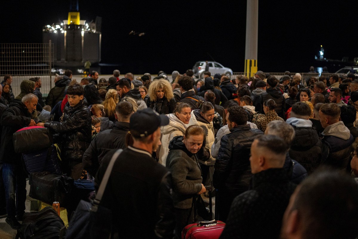 Ege Denizi'nde Santorini Alarmı: Depremler ve Kaçışlar