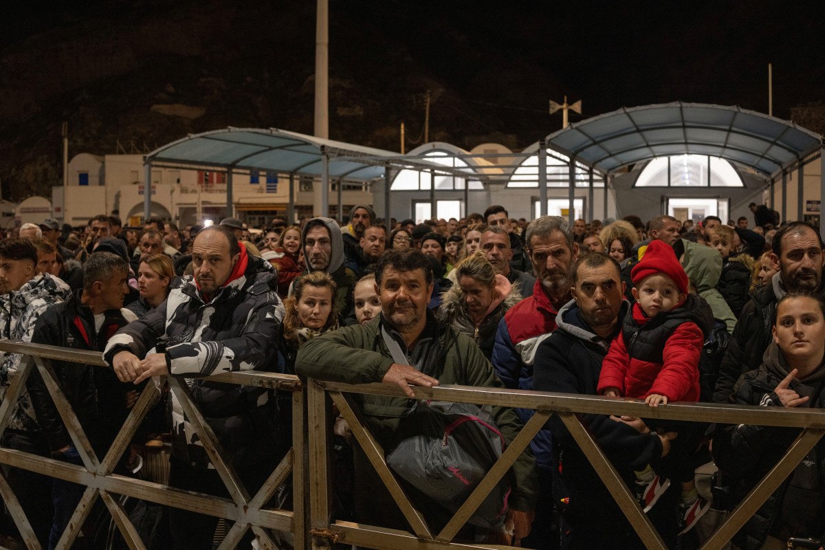 Ege Denizi'nde Santorini Alarmı: Depremler ve Kaçışlar