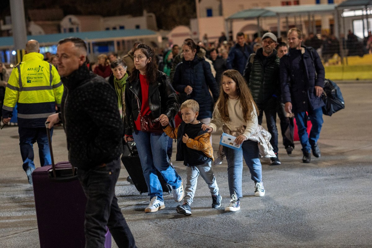 Ege Denizi'nde Santorini Alarmı: Depremler ve Kaçışlar