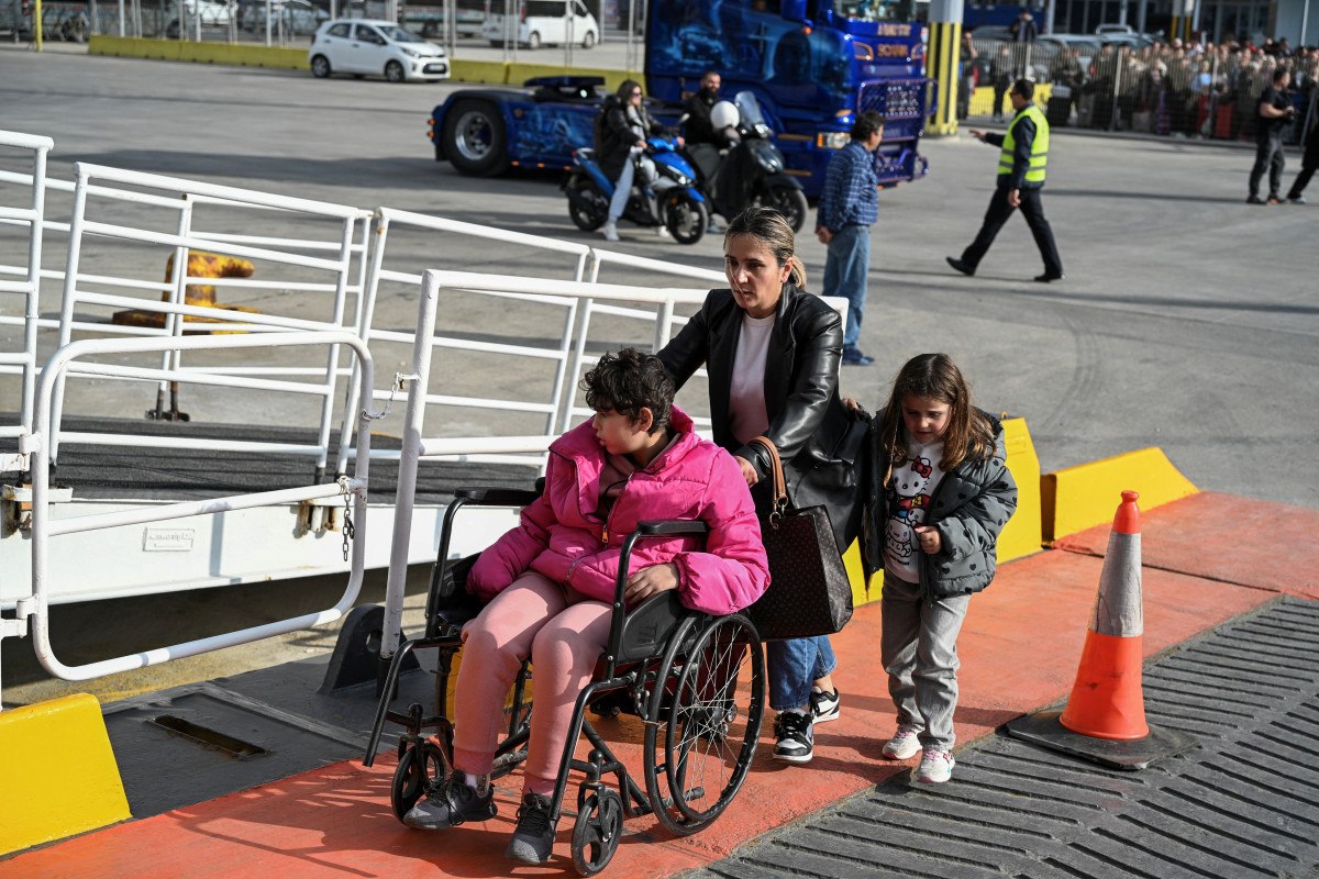 Ege Denizi'nde Santorini Alarmı: Depremler ve Kaçışlar