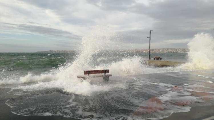 Ege Denizi'nde Tsunami Tehlikesi: Uzmanlardan Açıklamalar