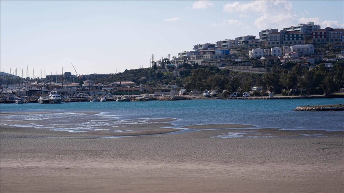 Ege Bölgesi'nde deniz çekilmeleri ve depremlerle ilgili endişeleri ele alıyoruz.