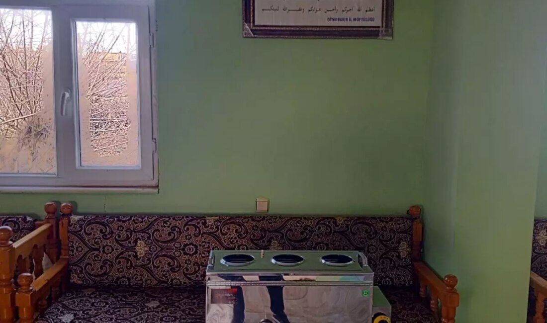 Diyarbakır'ın Eğil Belediyesi, mahallelerin toplumsal dayanışmasını güçlendirmek maksadıyla taziye konutlarına