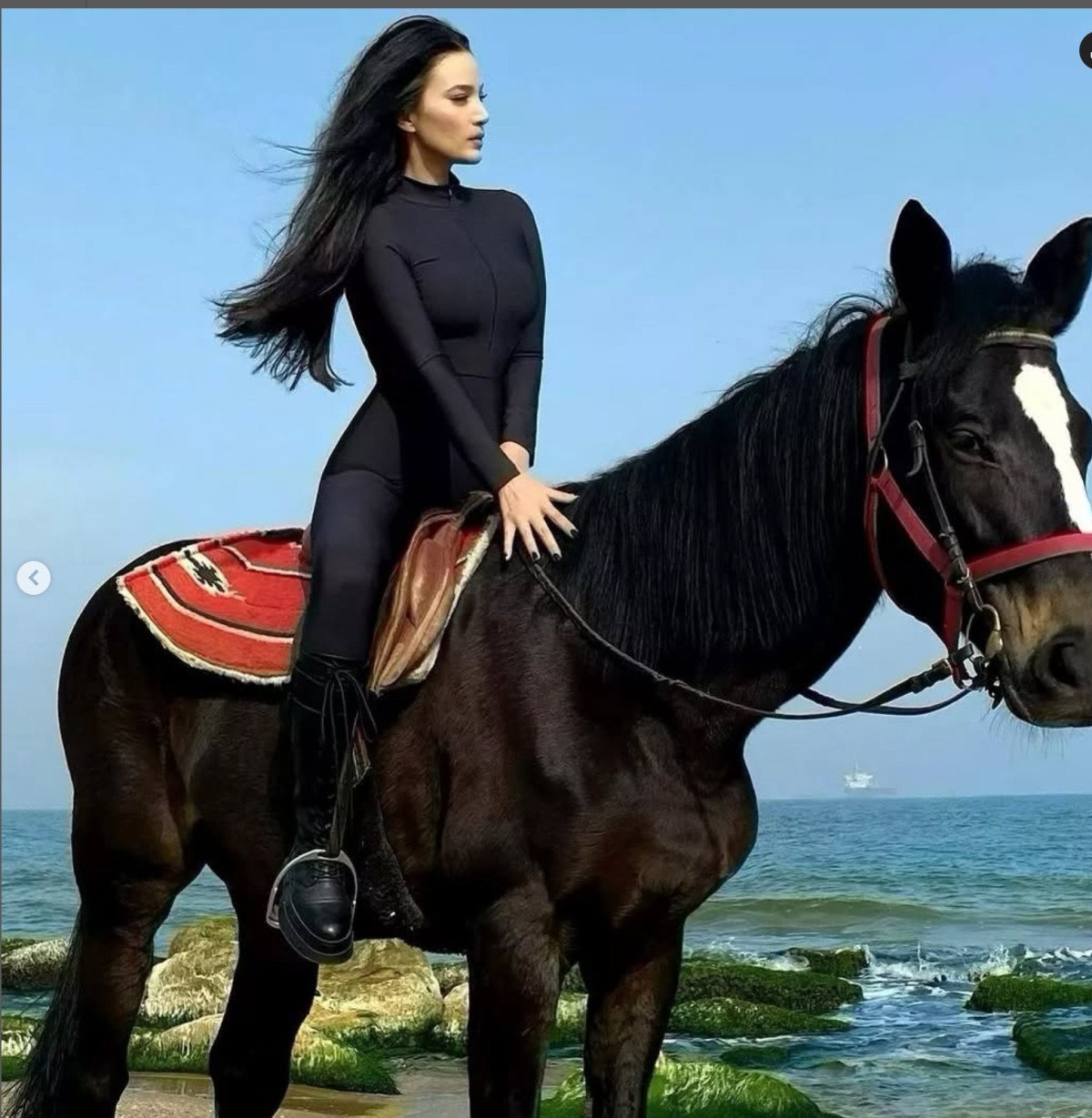 Emel Özkızıltaş: Ekranların Unutulmaz Yüzü