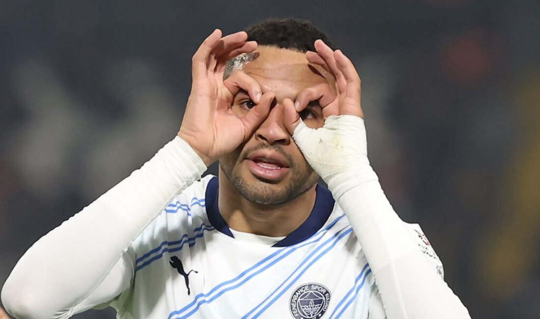Fenerbahçe forması giyen Youssef En-Nesyri, Gaziantep maçındaki golüyle birlikte bu