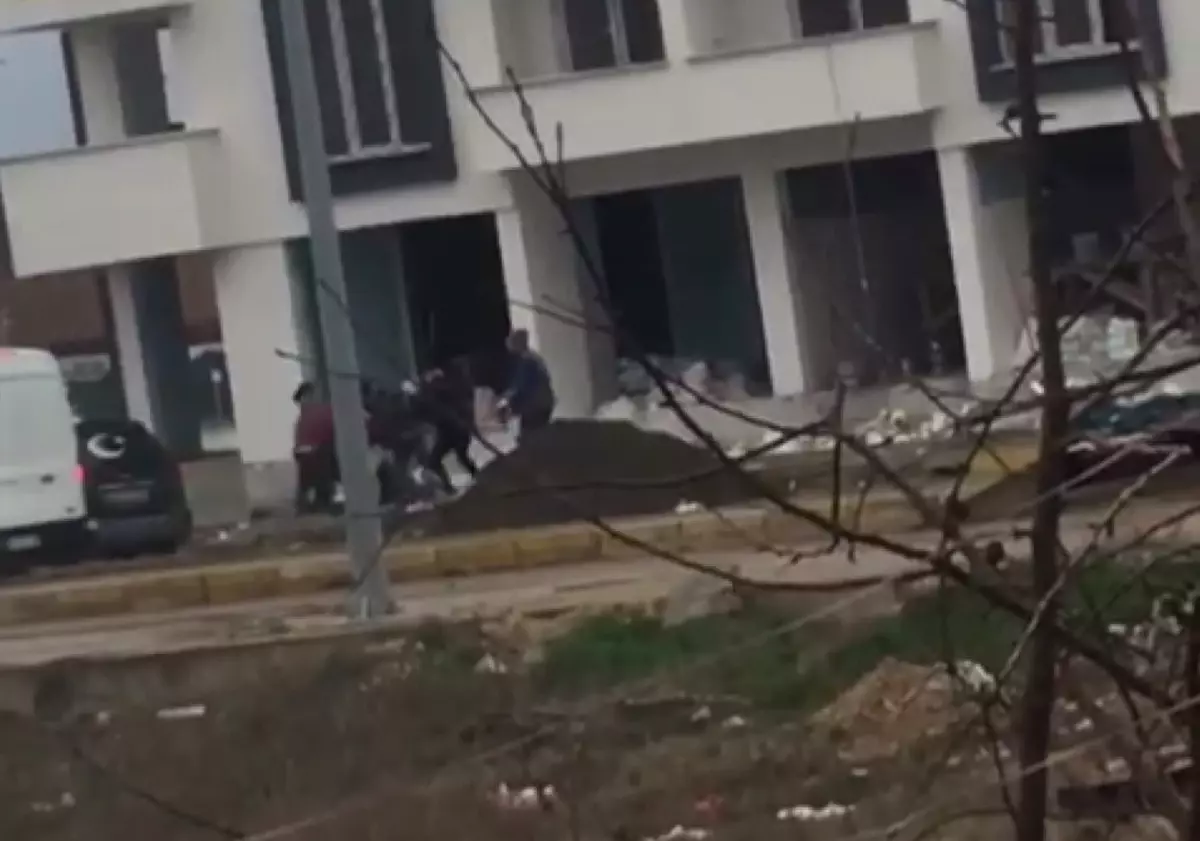 Erbaa'da inşaat işçileri arasında meydana gelen kavgada, olayların büyümesiyle birlikte