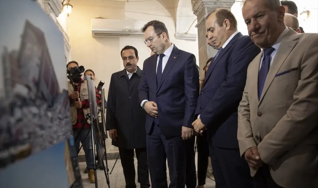 Erbil'de 6 Şubat depremlerinin anısına düzenlenen tören, kayıpları anmak ve
