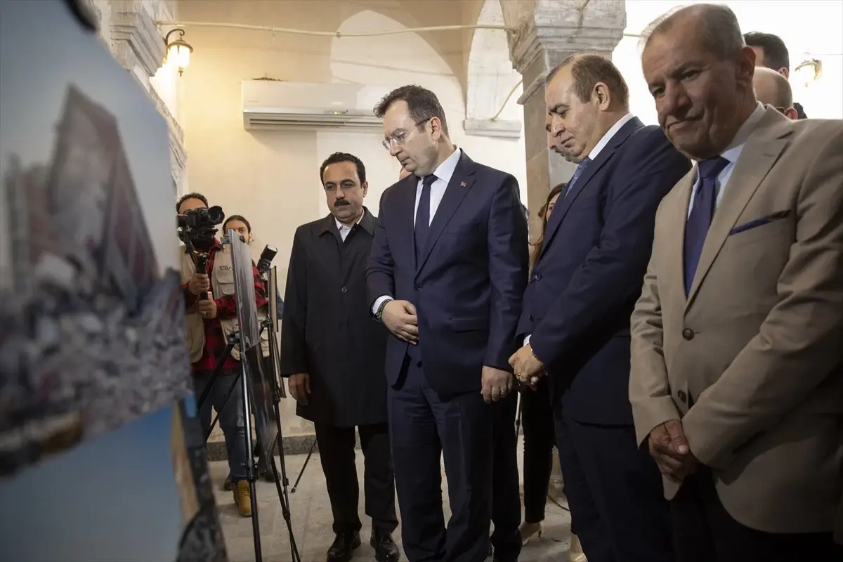 Erbil'de 6 Şubat depremlerinin anısına düzenlenen tören, kayıpları anmak ve