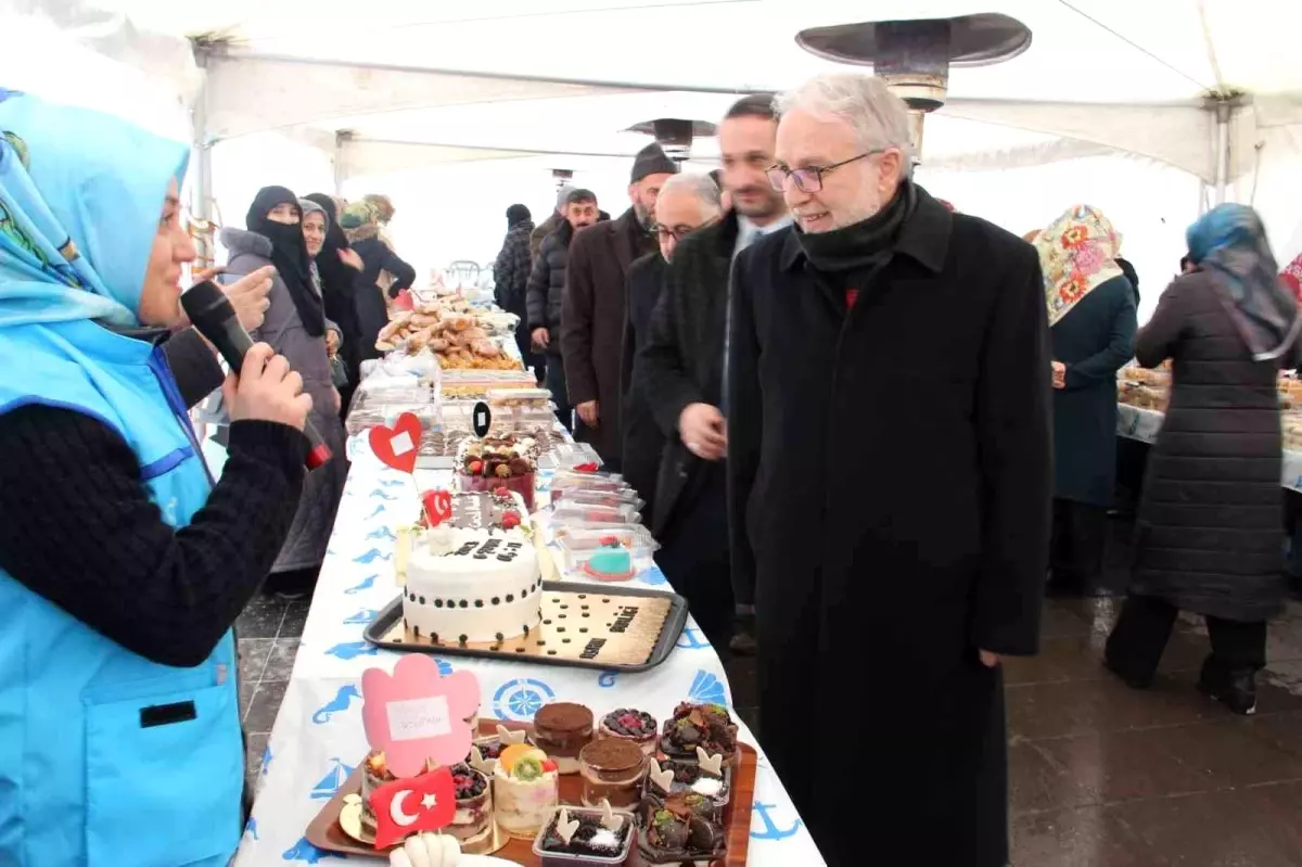 Erzurum'da depremzedelere destek olmak amacıyla yeni bir hayır çarşısı açıldı.