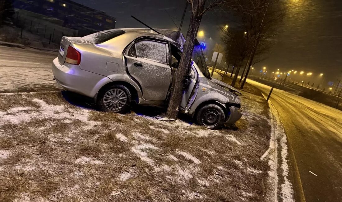 Erzurum'da etkili kar yağışı sonrası meydana gelen kazada 1 kişi