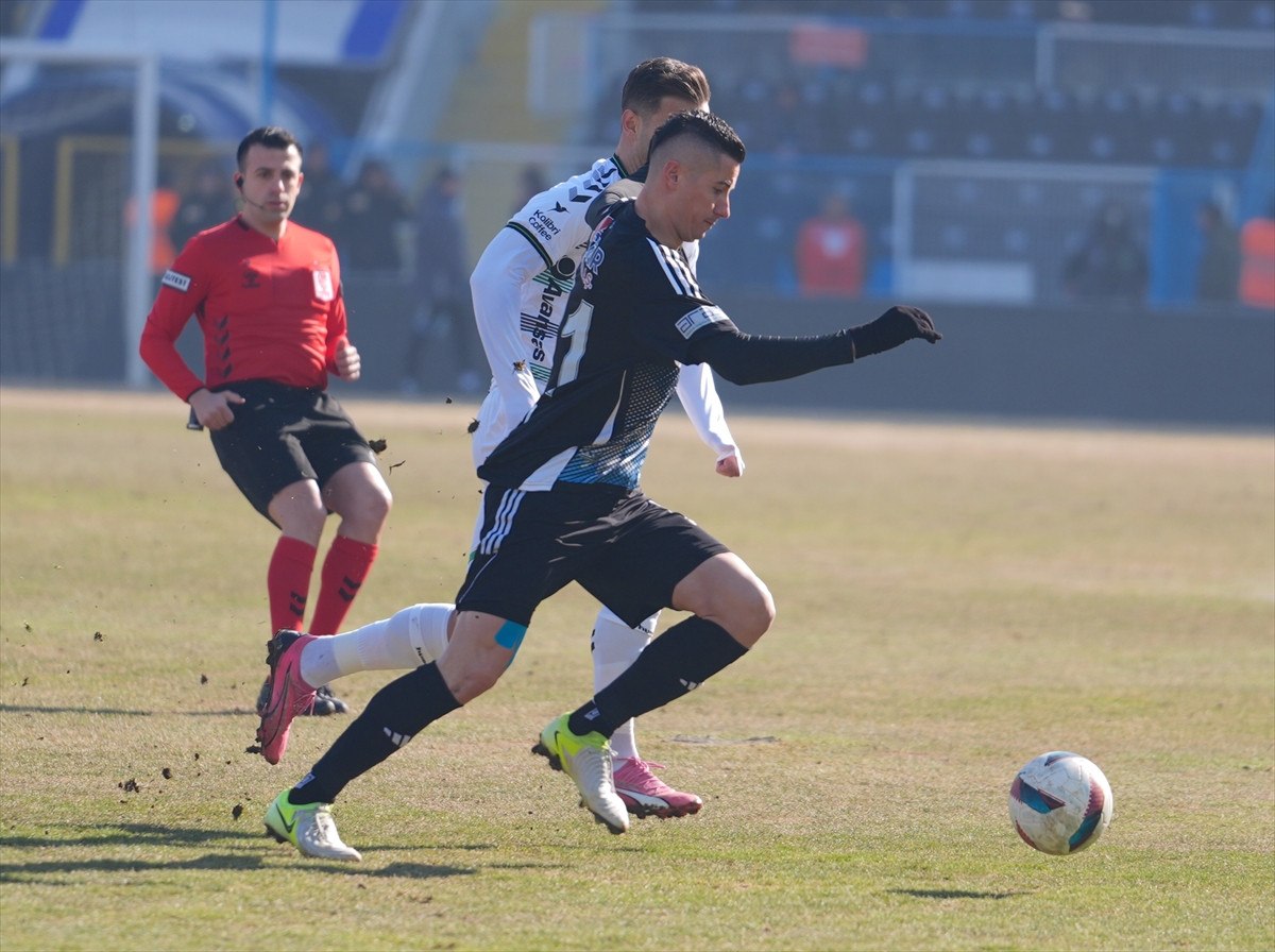 Erzurumspor FK ve Kocaelispor Arasında 1-1 Beraberlik