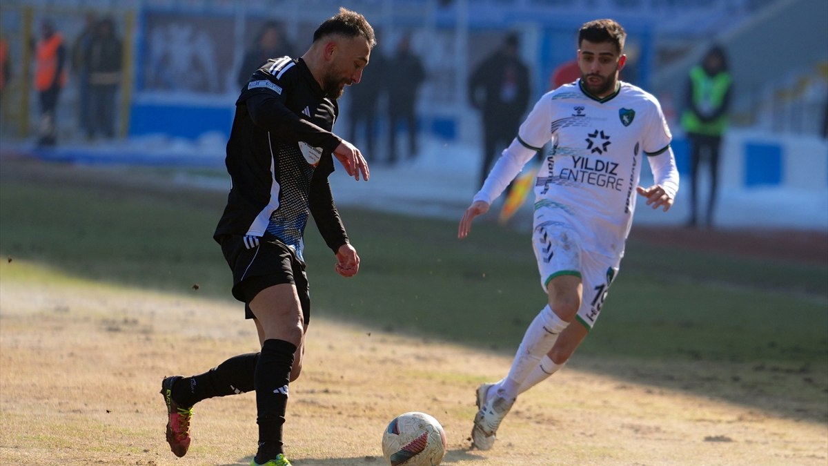 Erzurumspor FK ile Kocaelispor arasında oynanan heyecan dolu maçta, iki