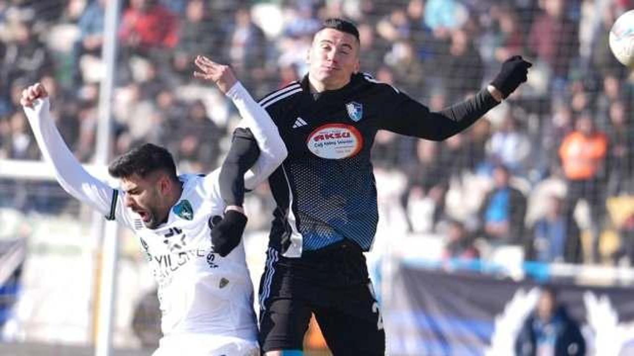 Erzurumspor FK ve Kocaelispor, futbolseverlere unutulmaz bir mücadele sunuyor. İki