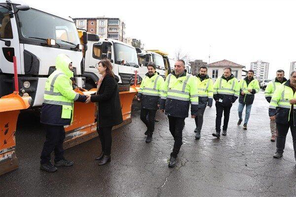 Diyarbakır kent merkezinde karla karışık yağmur, yüksek kesimlerdeki ilçelerde ise