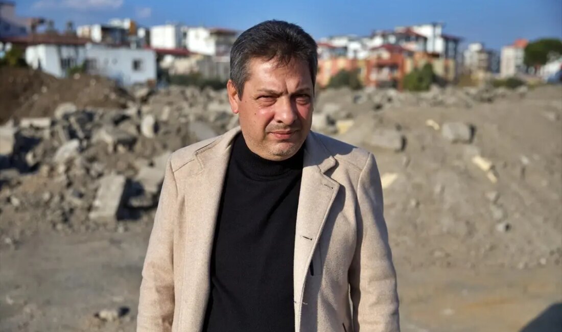 Esenevler Mahallesi Muhtarı Tarık Sesli, mahalle sakinlerine umut dolu mesajlar
