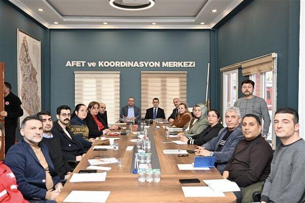 Zoom üzerinden yapılan toplantıya Esenyurt Kaymakamı Fatih Çobanoğlu, Esenyurt Belediye