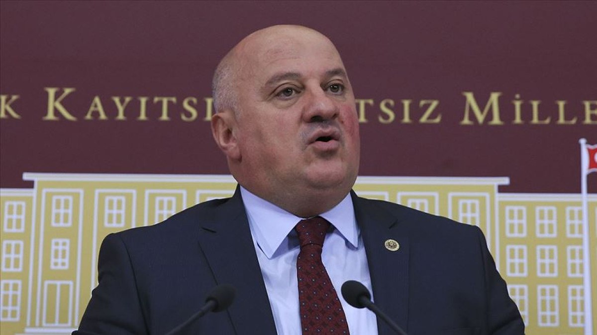 Eski Milletvekillerine Çakar Lamba Kullanma İzni Verildi