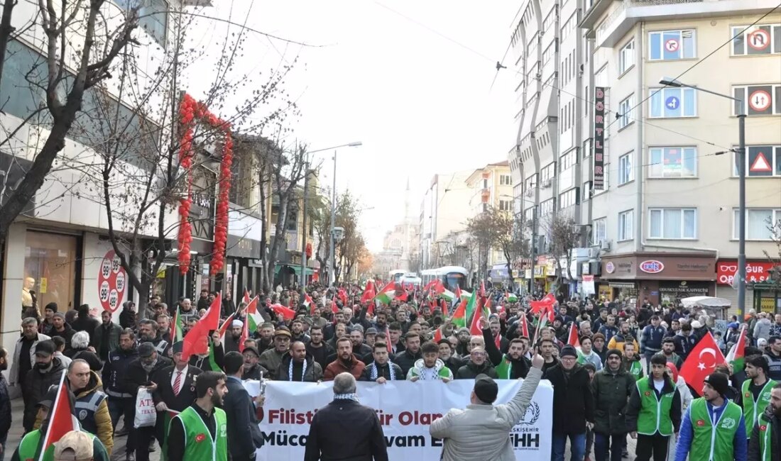 Eskişehir'de sivil toplum kuruluşları, Trump'ın Gazze'teki kelamlarına karşı yürüyüş düzenledi.