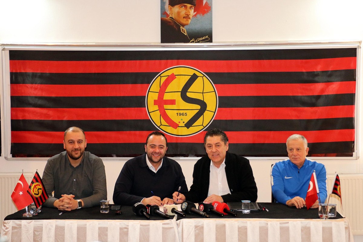 Eskişehirspor'da Teknik Direktör Değişikliği