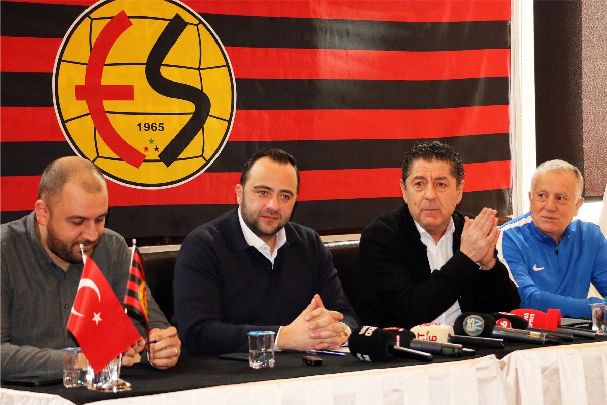 Eskişehirspor'da Teknik Direktör Ergun Ortakcı ile Yollar Ayrıldı, Ümit Metin Yıldız Geldi