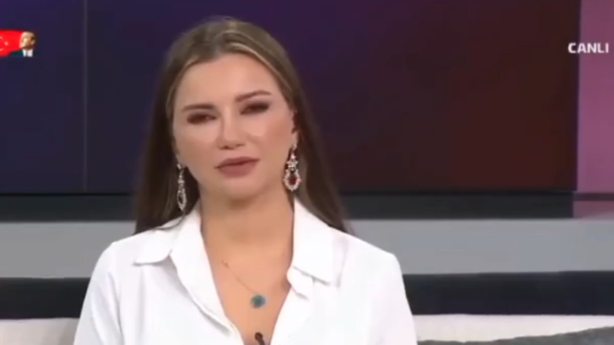 Esra Ezmeci'nin programında gözler önüne serilen eşinin gardroptaki fantezisi, izleyenleri