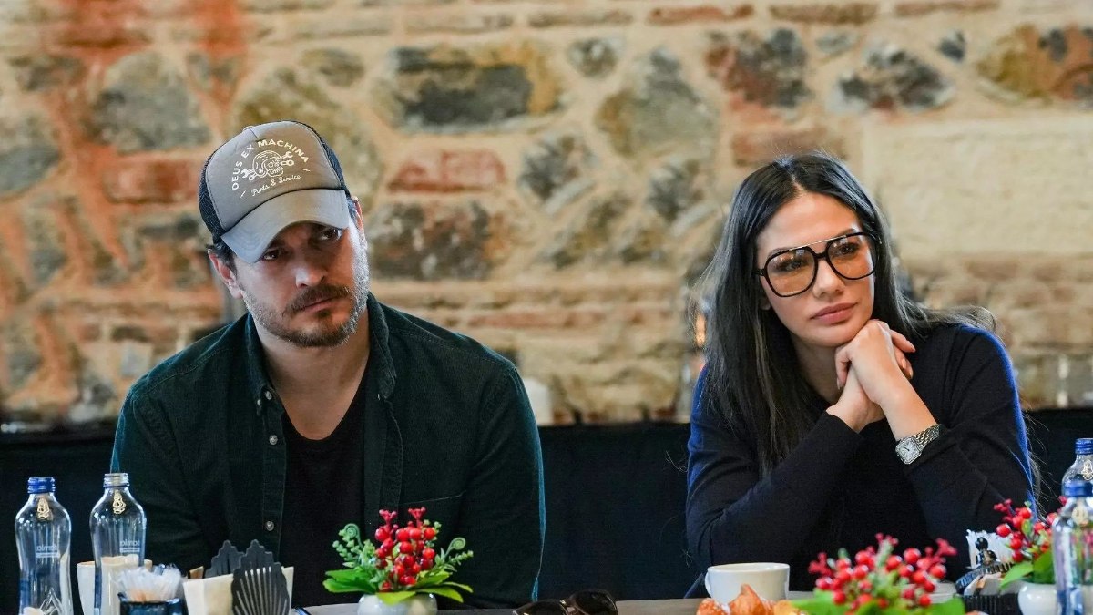 Eşref Rüya, Çağatay Ulusoy ve Demet Özdemir'in başrollerini paylaştığı heyecan