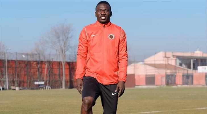 Gençlerbirisin nin deneyimli orta saha oyuncusu Peter Elebo Eski Kadrosu