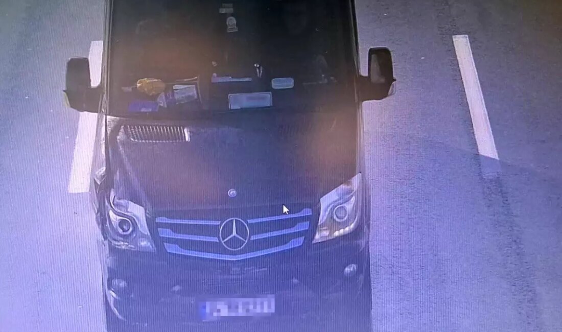 Emniyet şeridinde arıza yapan UTV şoförüne çarpan ve kaçan hafif