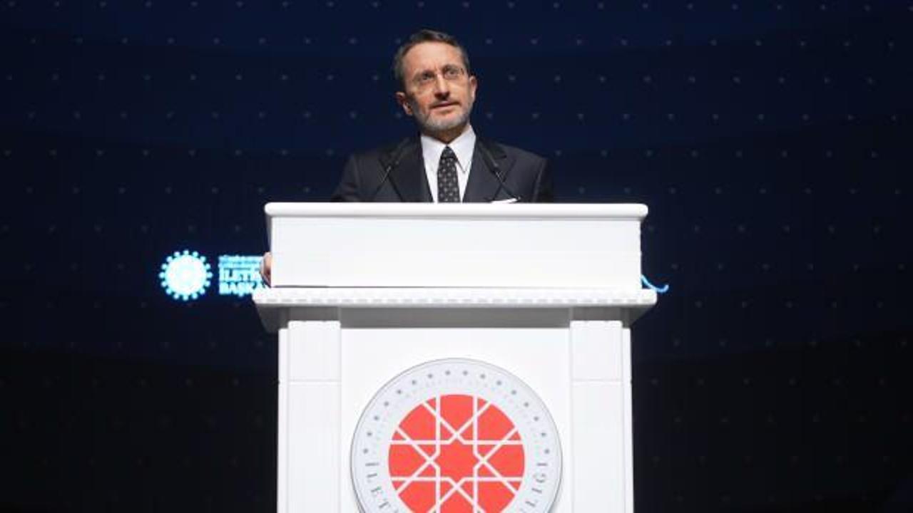 Fahir Atakoğlu'nun müziğe olan tutkusu ve sanatsal yolculuğu, bu belgeselde