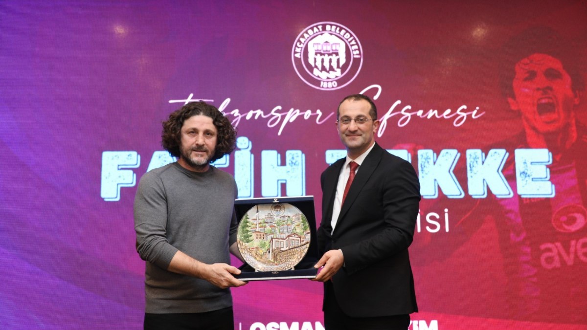 Fatih Tekke, futbolseverlerle buluşarak unutulmaz anlar yaşattı. Futbol tutkusunu paylaştığı