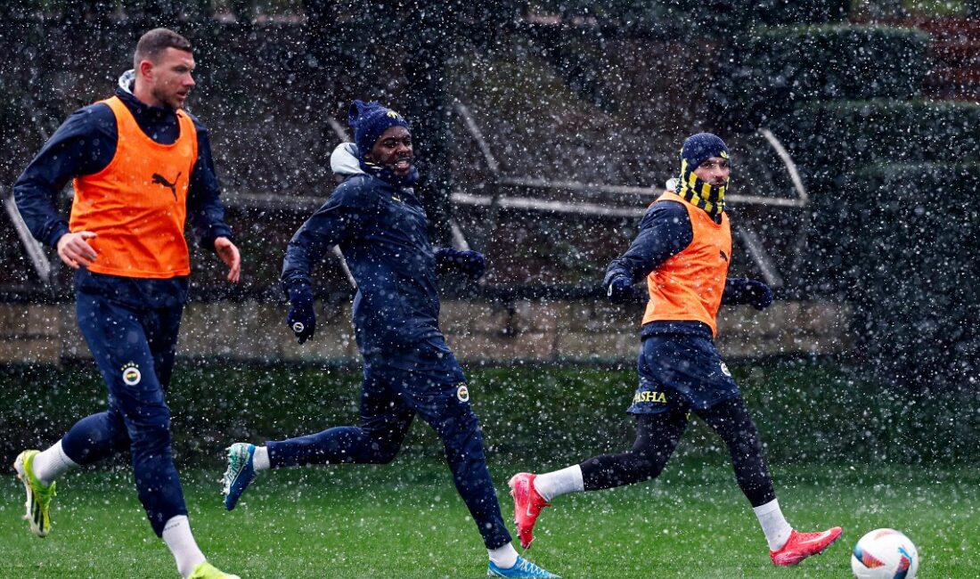 Fenerbahçe, Alanyaspor ile oynayacağı maç için hazırlıklara başladı. Takım, antrenmanlarda